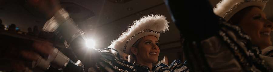 Klicken um die Schaltflächen zu zeigen oder zu verbergen